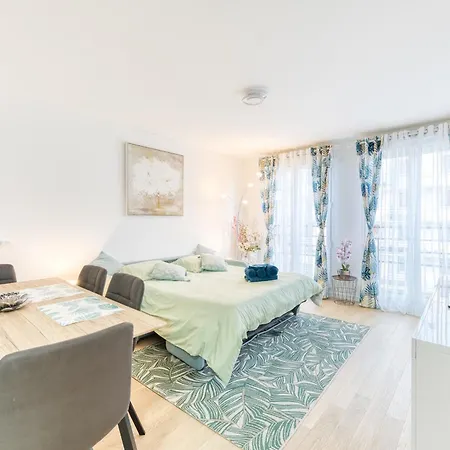 Apartment New Luxury - Private Underground Parking - M8 & Rer D *