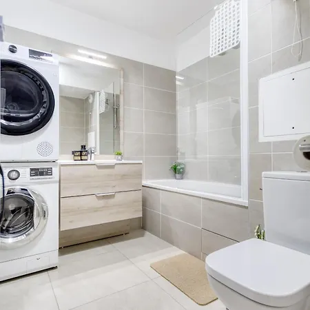 Appartement New Luxury - Private Underground Parking - M8 & Rer D *