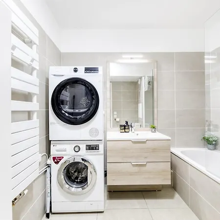 Appartement New Luxury - Private Underground Parking - M8 & Rer D *