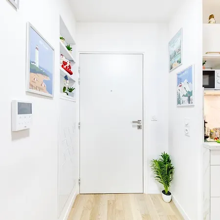 Appartement New Luxury - Private Underground Parking - M8 & Rer D *