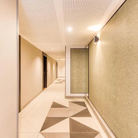 New Luxury - Private Underground Parking - M8 & Rer D Appartement *