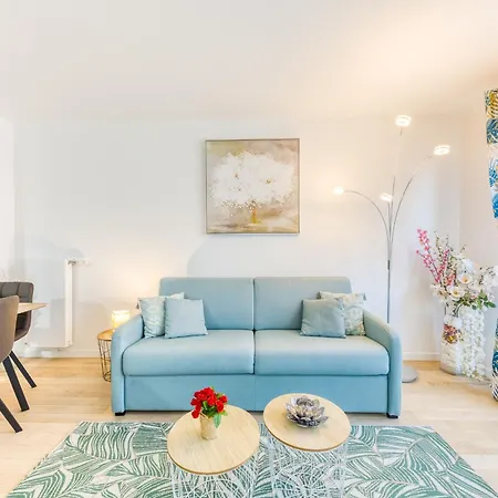 Appartement New Luxury - Private Underground Parking - M8 & Rer D *